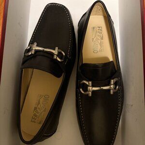 Salvatore Ferragamo Size 6 Black